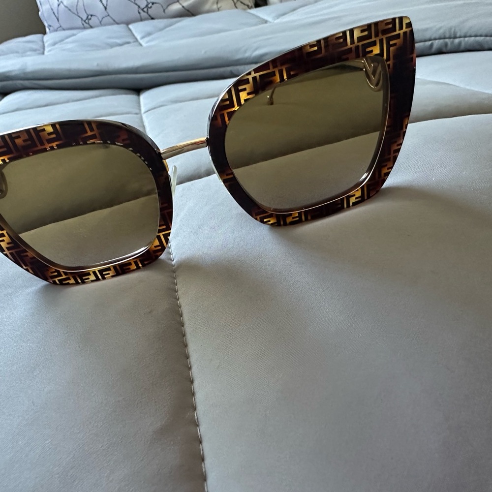Fendi Brown Geometric Sunglasses with Metallic Bridge